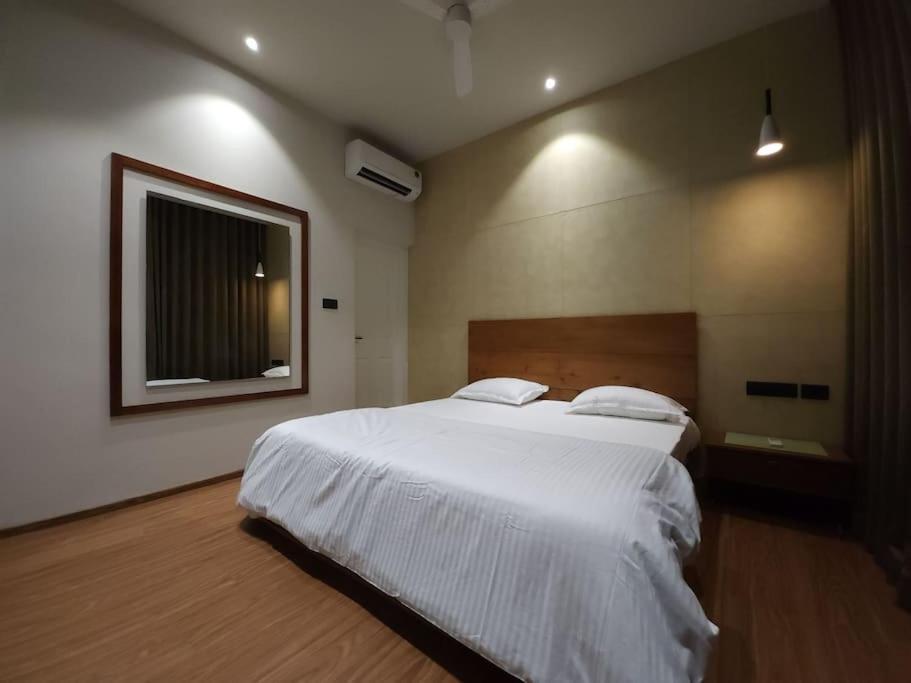 Gulzar 2Bhk Service Apartment, Kannúr Kültér fotó